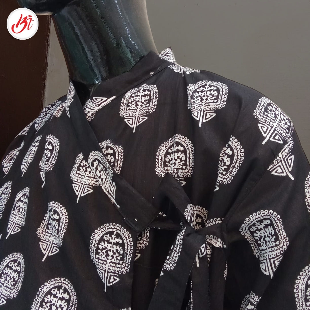 Black cotton Bagalbandi kurta with half sleeves and side-tie closure – traditional Indian men’s wear